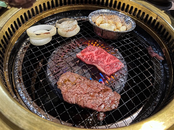 BBQ 3-1 Kuro_Sakura Grill Plate.jpg