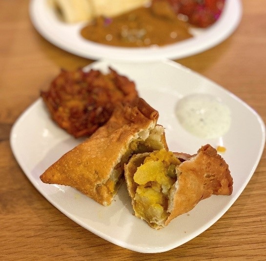 Vegetarian 3 - Vegetarian samosa at Preet2.jpg