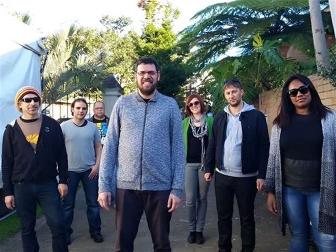 Book-Aboriginal-Band-in-Sydney-GREEN-HAND-BAND-Artist-Bookings.jpg