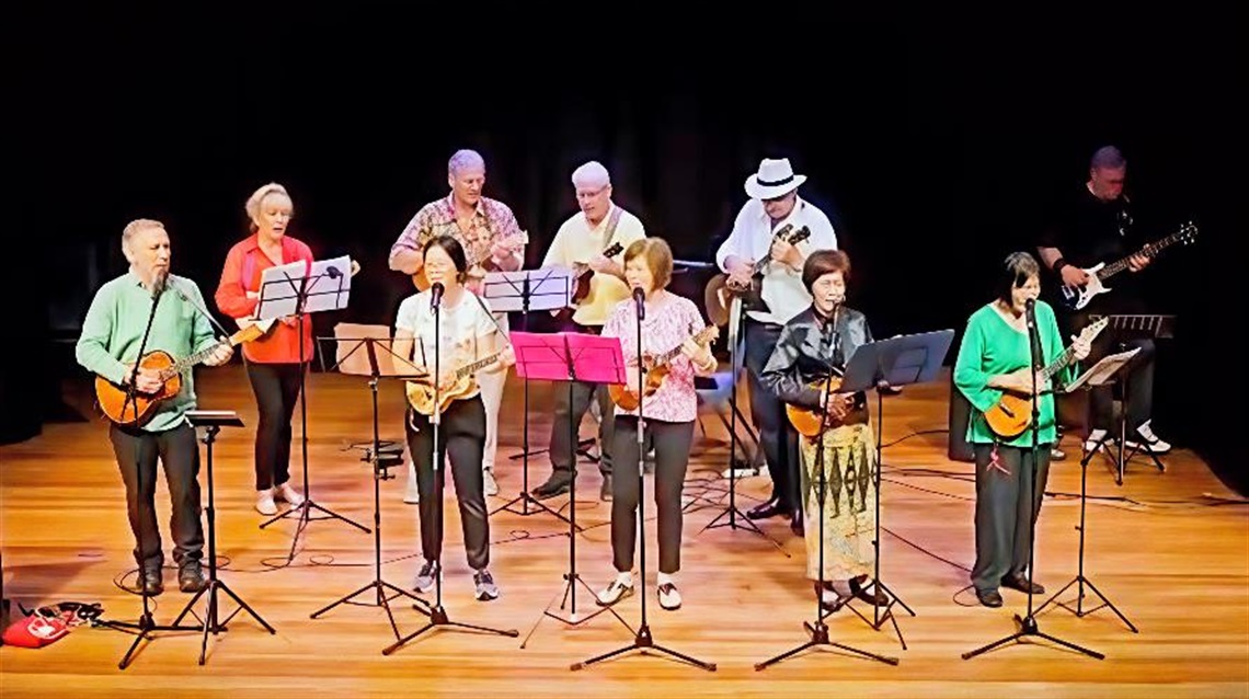 Bonzer Ukulele Singing Kollective.JPG